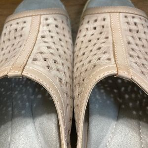 Blush colored wedge/ open toe sandals